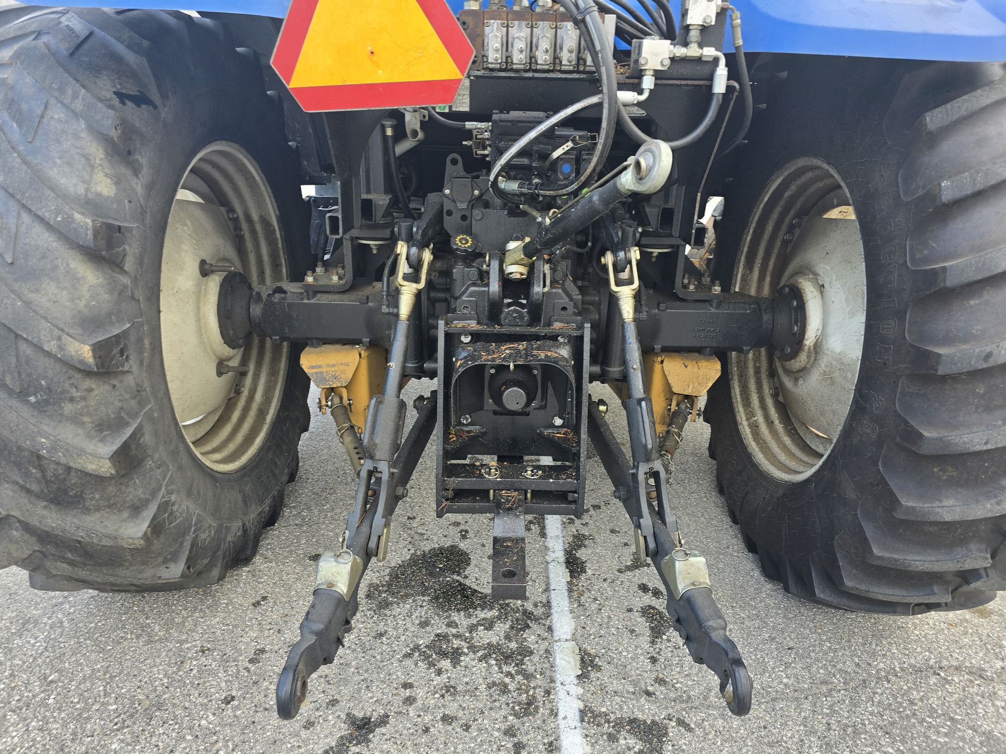 2005 New Holland TS115A Std.Cab Image 6