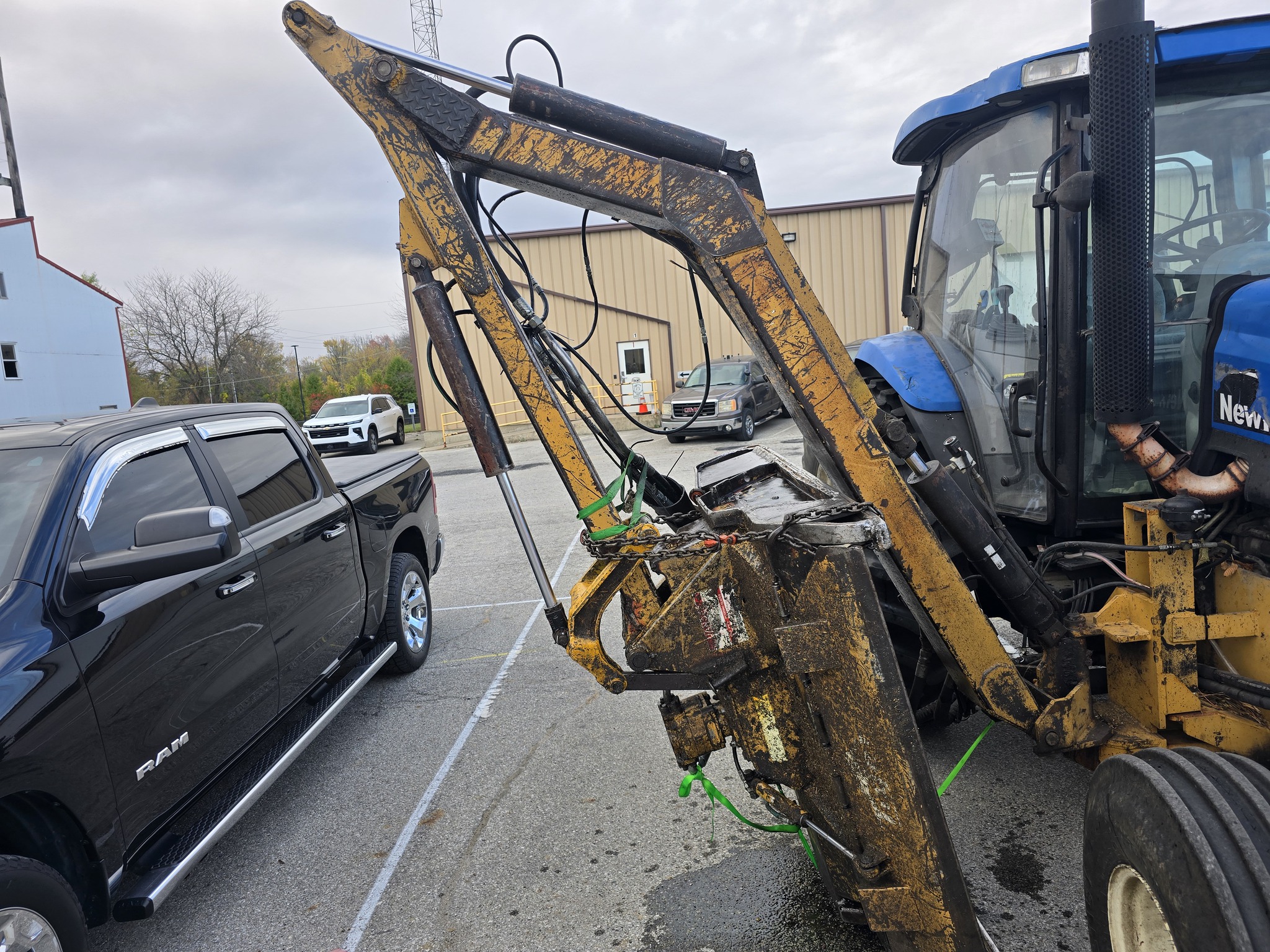 2005 New Holland TS115A Std.Cab Image 12