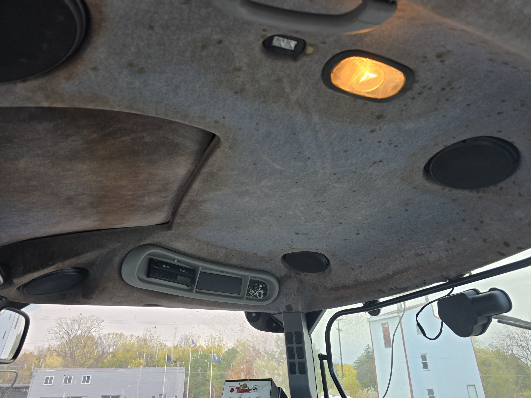 2005 New Holland TS115A Std.Cab Image 17