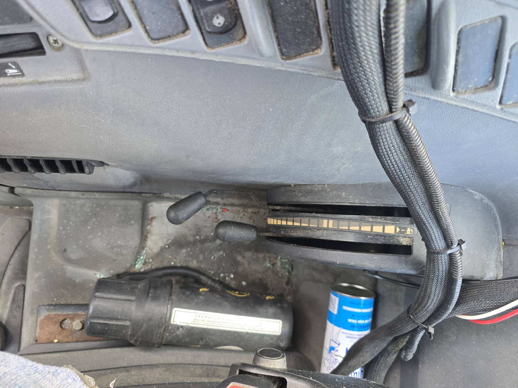 2005 New Holland TS115A Std.Cab Image 22