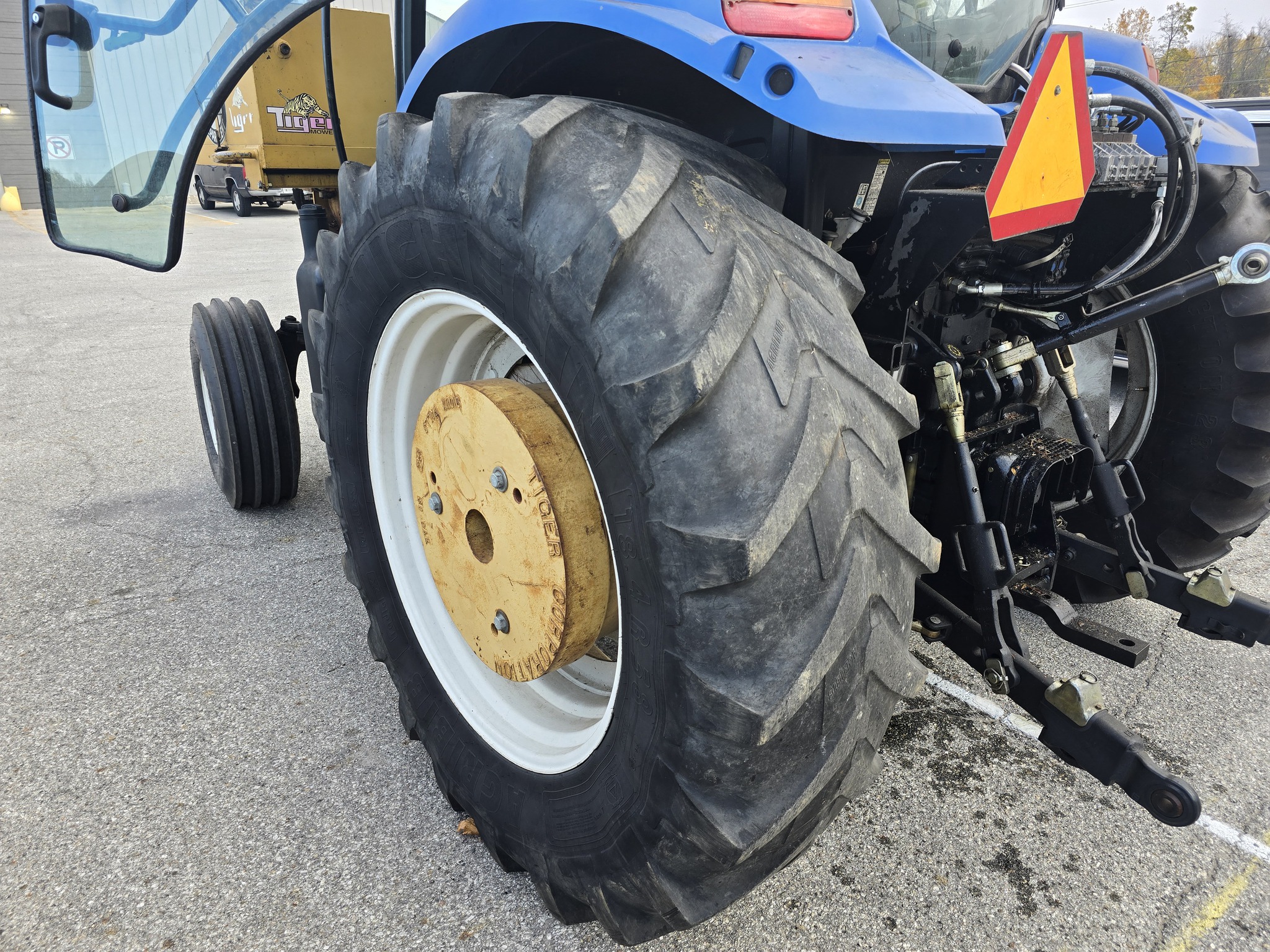 2005 New Holland TS115A Std.Cab Image 28