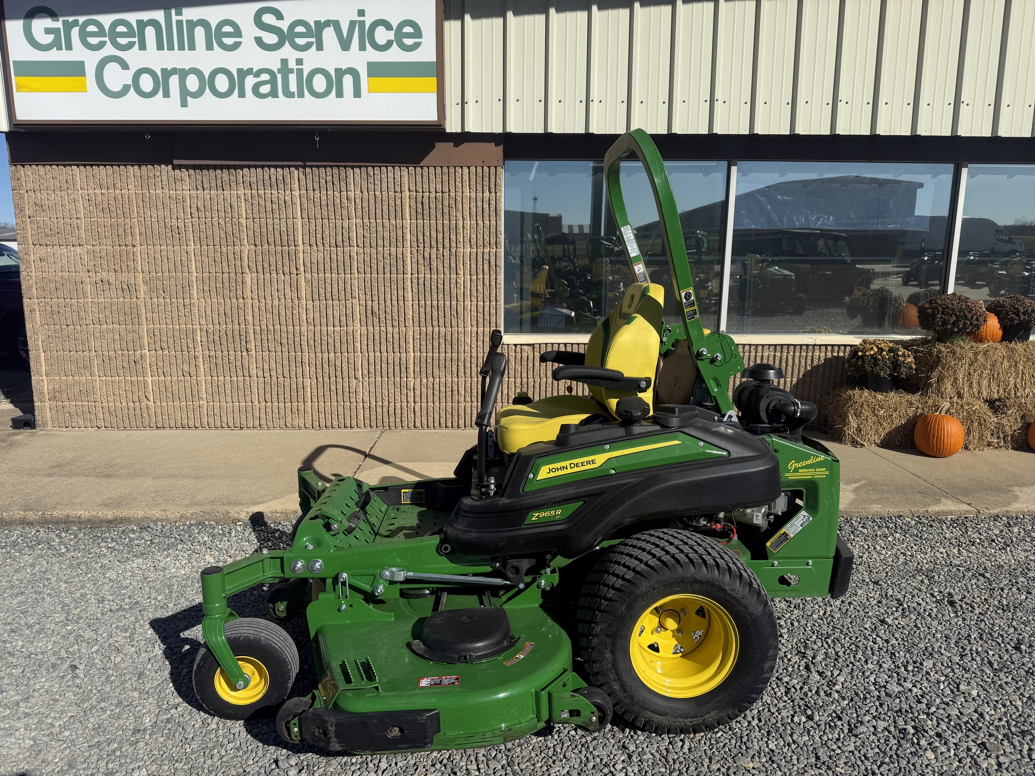 2025 John Deere Z965R Image 1