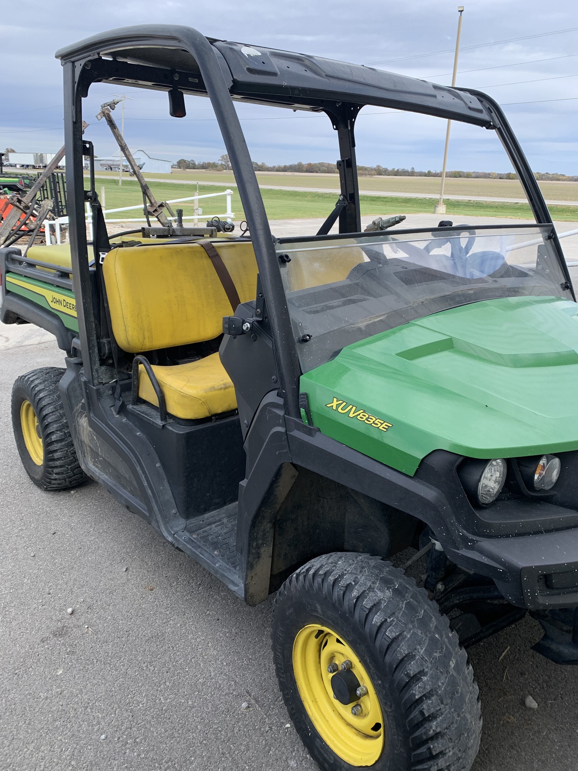 2021 John Deere XUV 835E Image 1