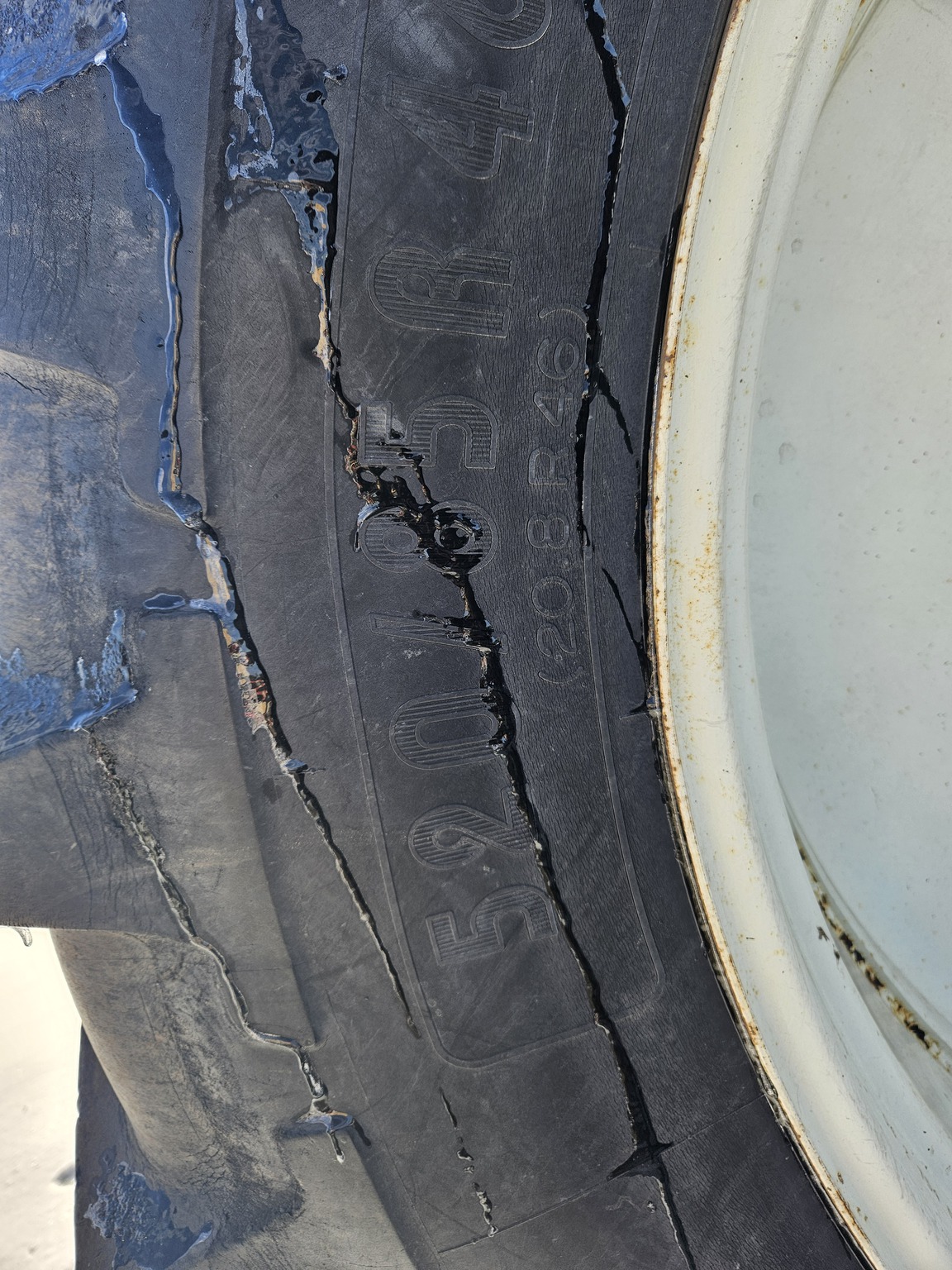 2003 New Holland TG230 Image 7