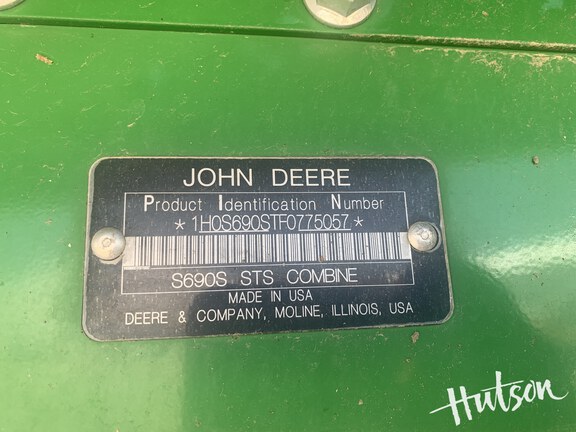 Photo of 2015 John Deere S690