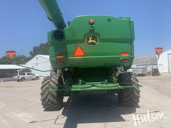 Photo of 2015 John Deere S690