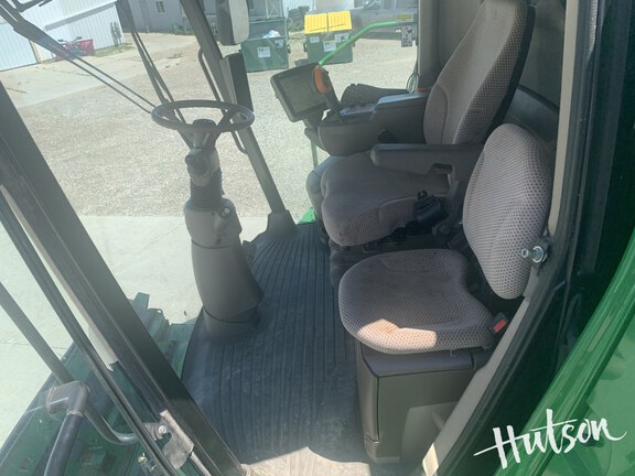Photo of 2015 John Deere S690