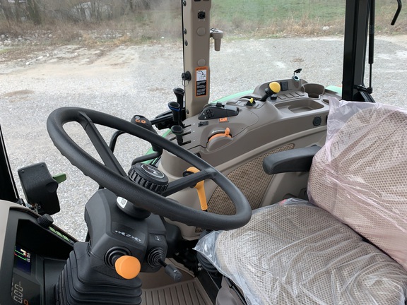 Photo of 2025 John Deere 5130M