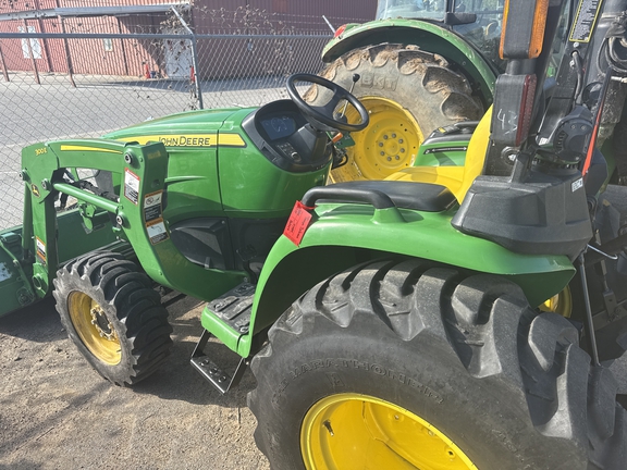 2021 John Deere 3032E Photo 2