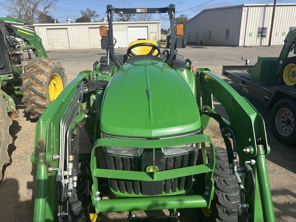 2021 John Deere 3032E Photo 4