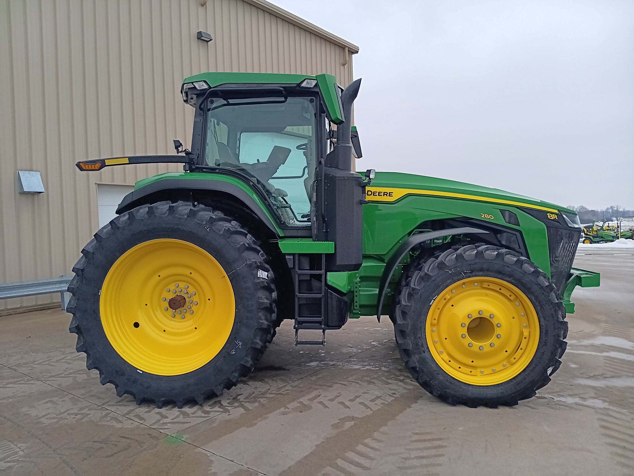 2023 John Deere 8R 280 Image 2