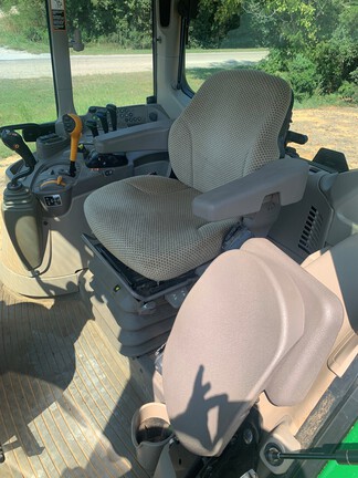 2022 John Deere 6130M Photo 3