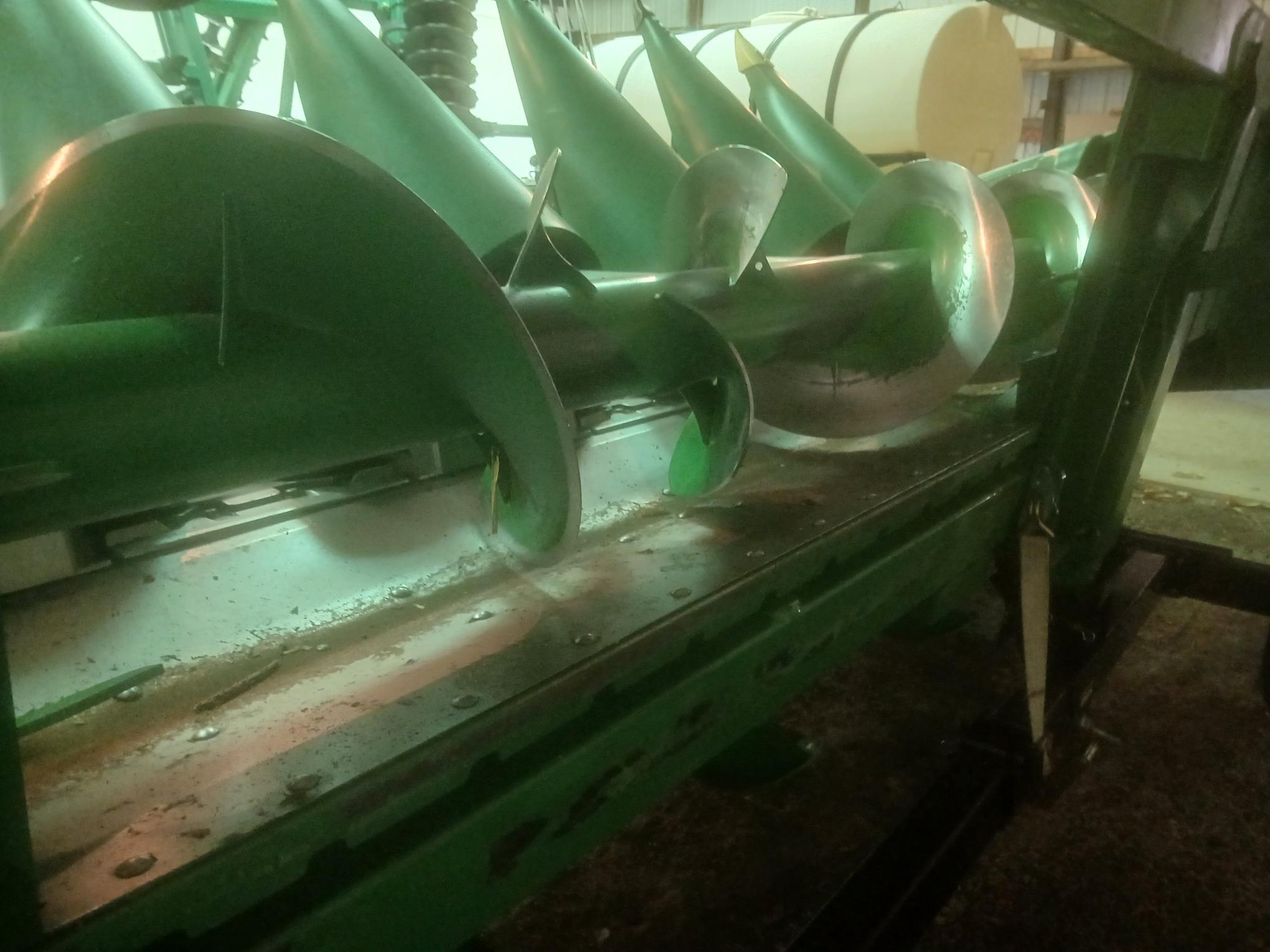 2023 John Deere C8R Image 8