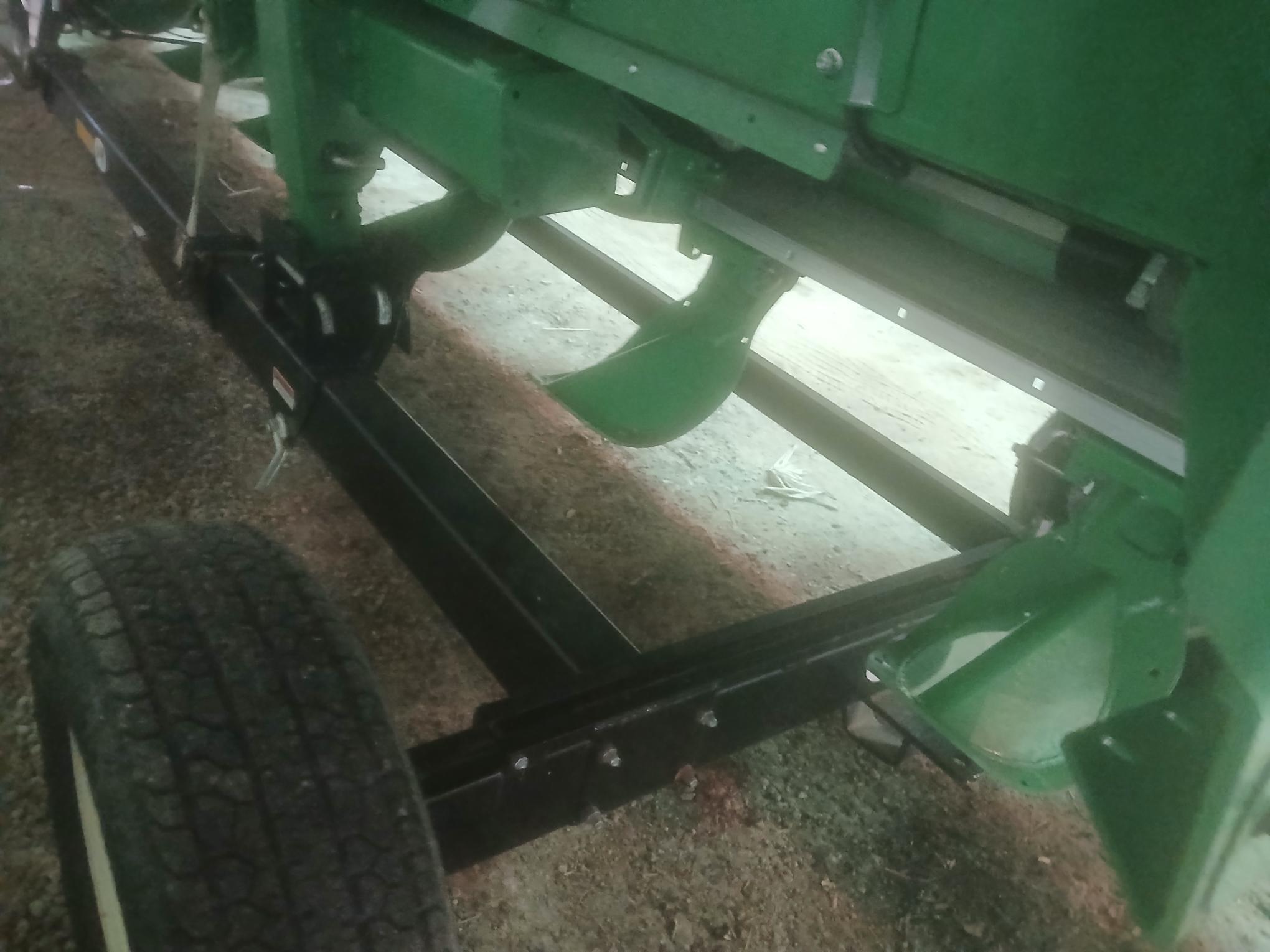 2023 John Deere C8R Image 9