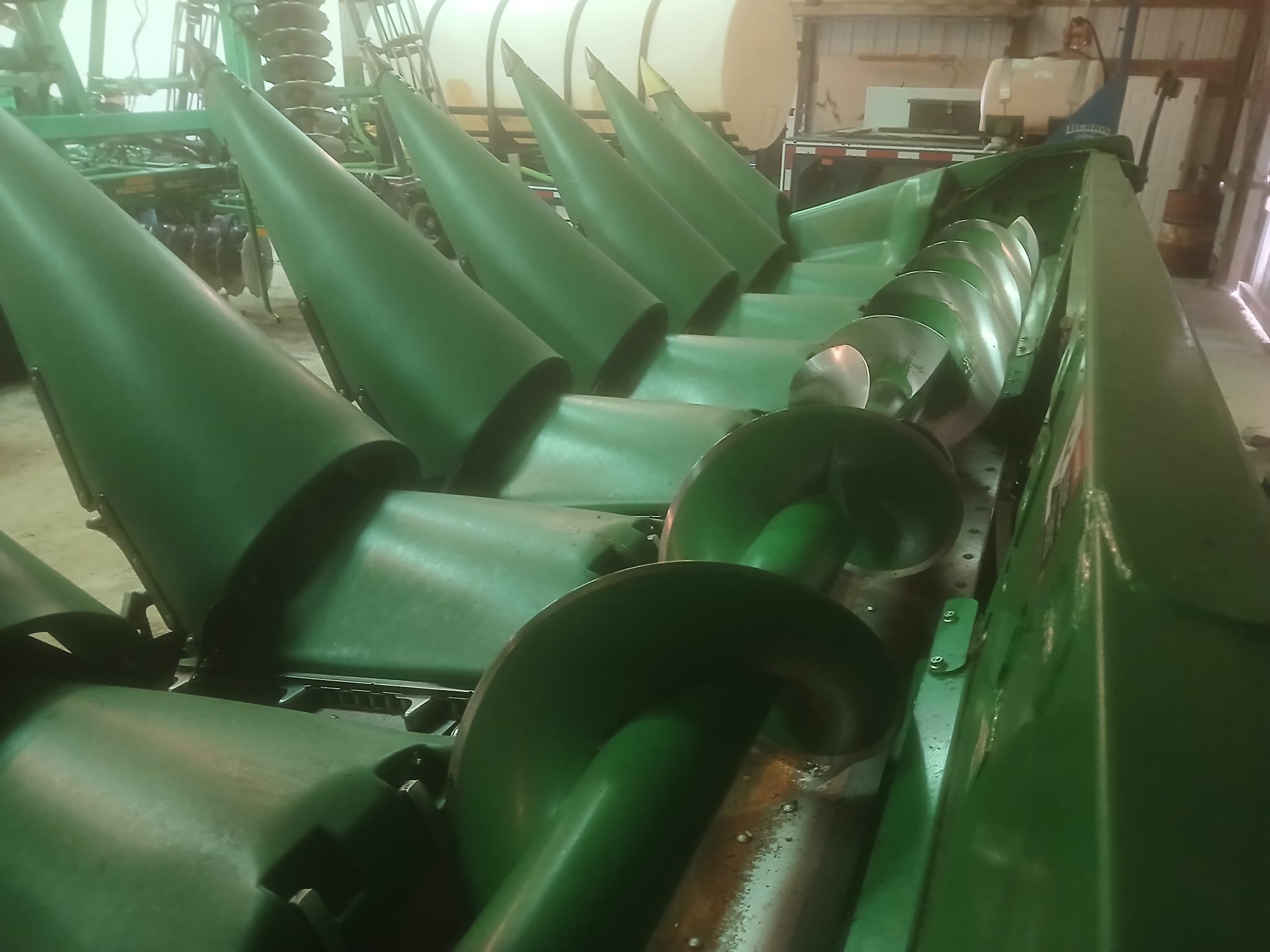 2023 John Deere C8R Image 4