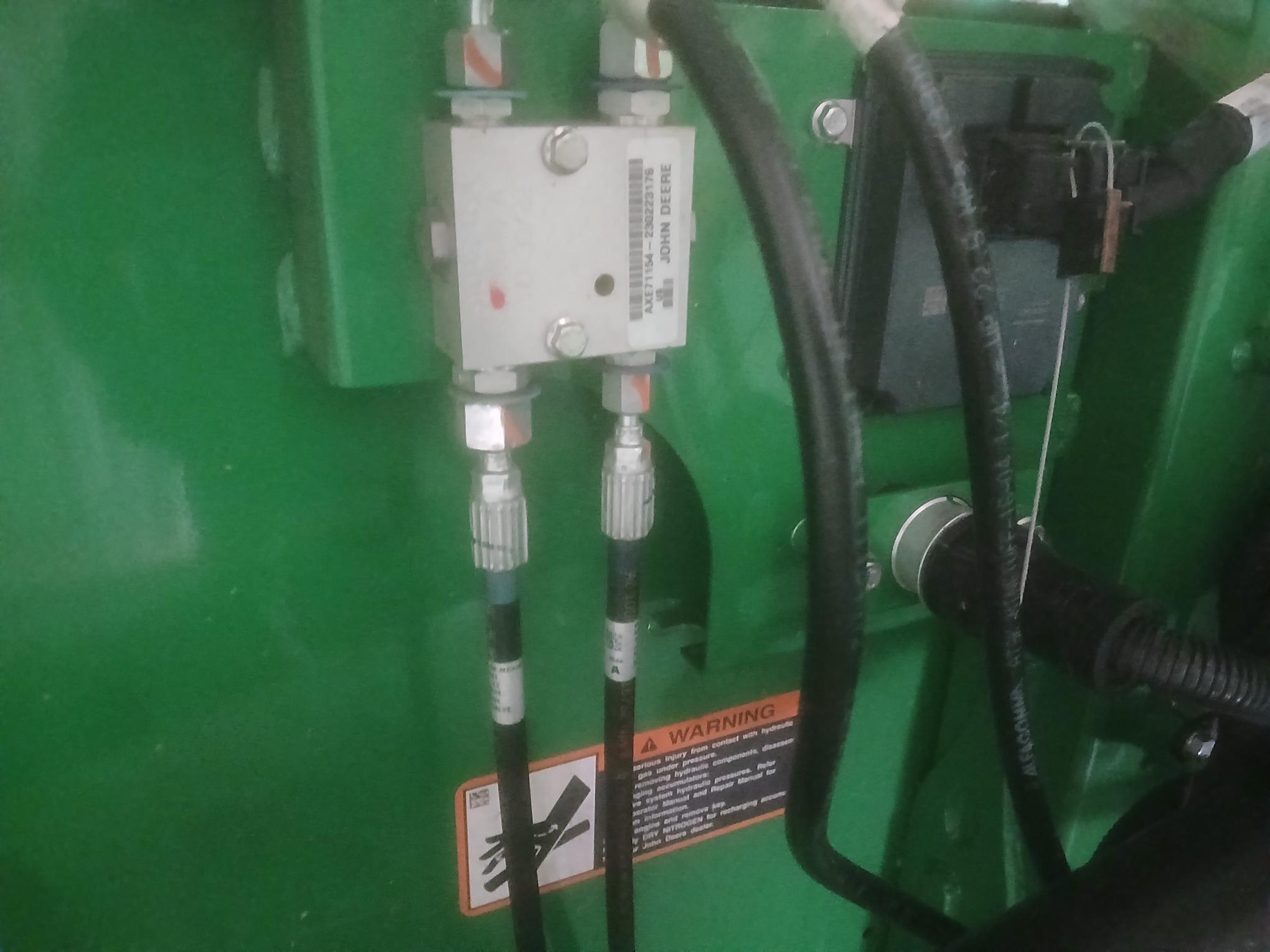 2023 John Deere C8R Image 13