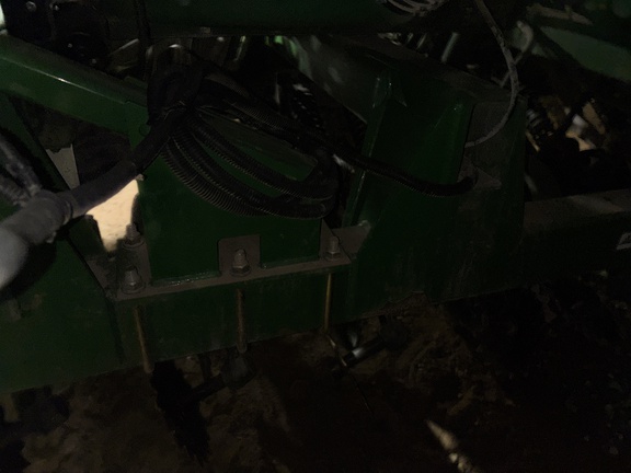 Used 2007 John Deere 1990 Air Drills and Seeders at Koenig Equipment in Oxford, OH - Photo5