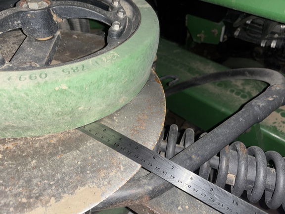 Used 2007 John Deere 1990 Air Drills and Seeders at Koenig Equipment in Oxford, OH - Photo7