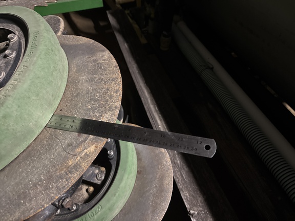 Used 2007 John Deere 1990 Air Drills and Seeders at Koenig Equipment in Oxford, OH - Photo8