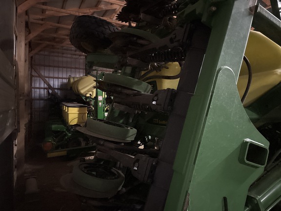 Used 2007 John Deere 1990 Air Drills and Seeders at Koenig Equipment in Oxford, OH - Photo11