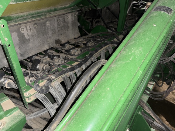 Used 2007 John Deere 1990 Air Drills and Seeders at Koenig Equipment in Oxford, OH - Photo22