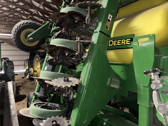 Used 2007 John Deere 1990 Air Drills and Seeders at Koenig Equipment in Oxford, OH - Photo23