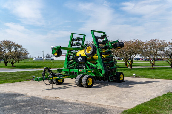 Used 2007 John Deere 1990 Air Drills and Seeders at Koenig Equipment in Anna, OH - Photo2