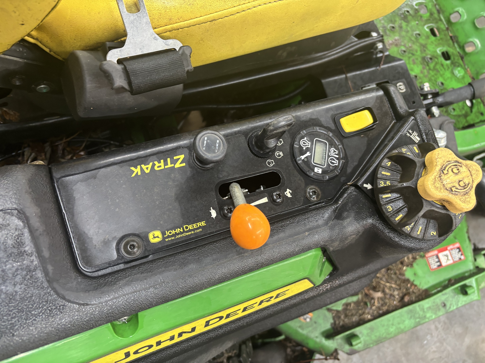 2023 John Deere Z950M at Heritage Tractor in Clinton, MO