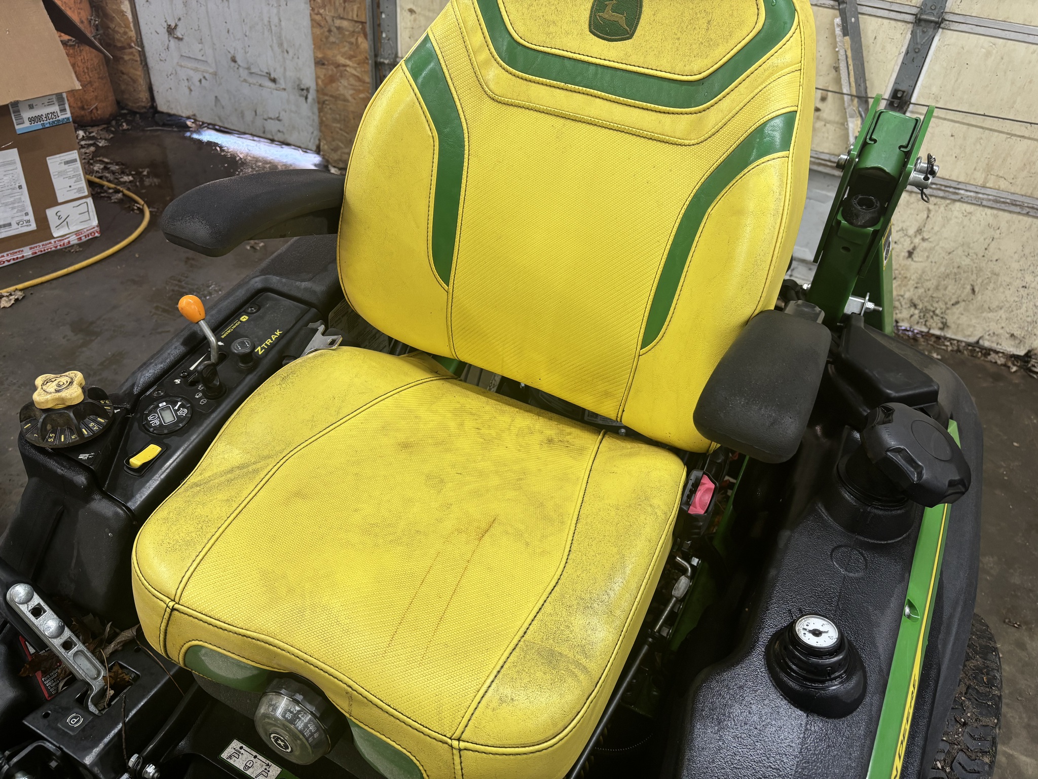  2023 John Deere Z950M at Heritage Tractor in Clinton, MO