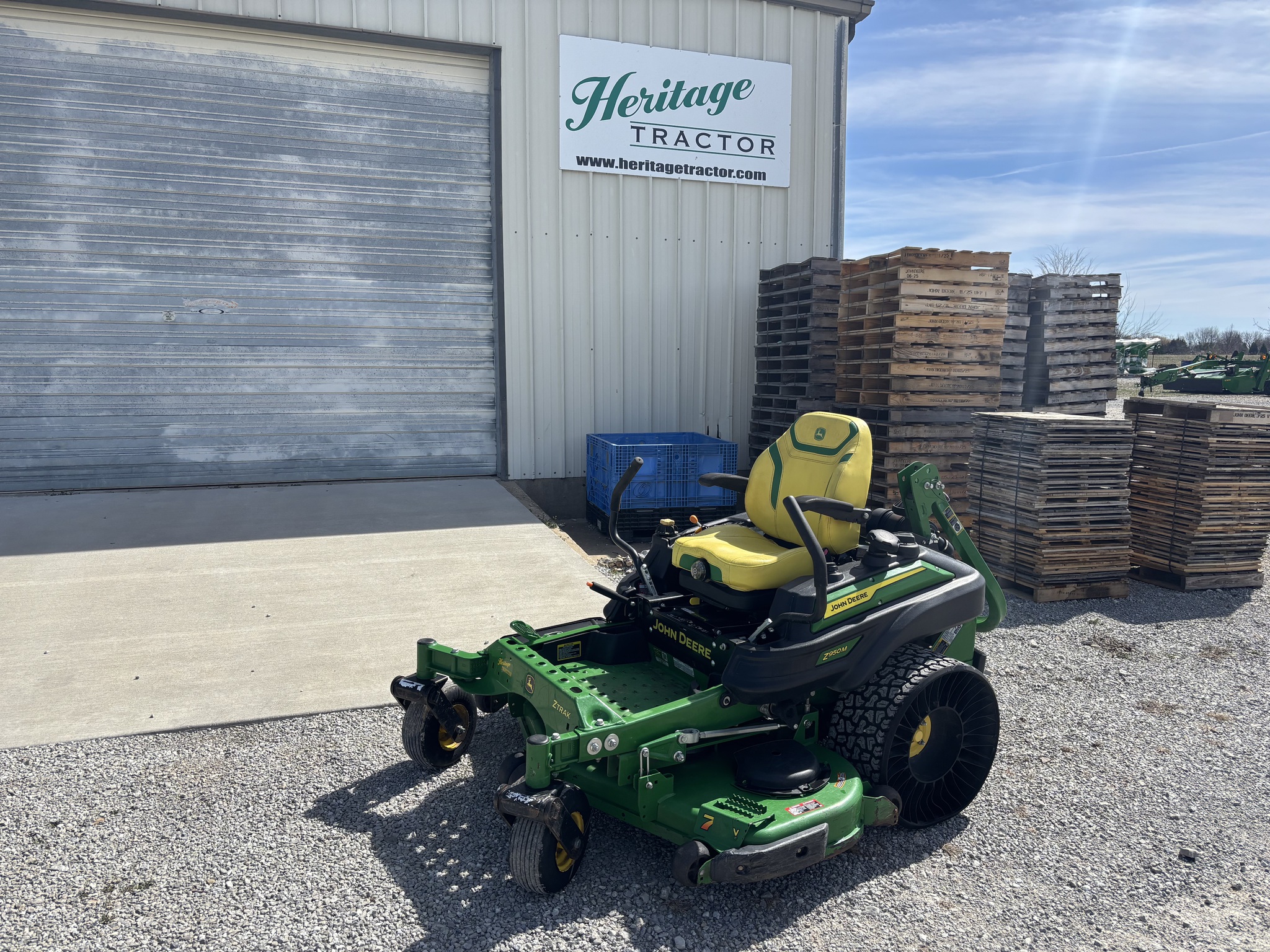  2023 John Deere Z950M at Heritage Tractor in Clinton, MO