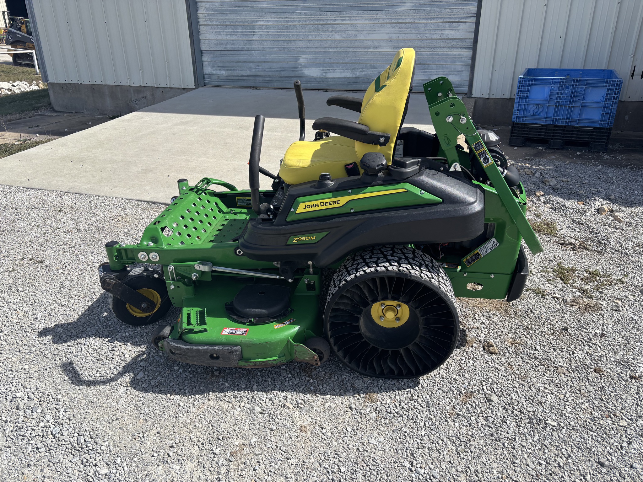  2023 John Deere Z950M at Heritage Tractor in Clinton, MO