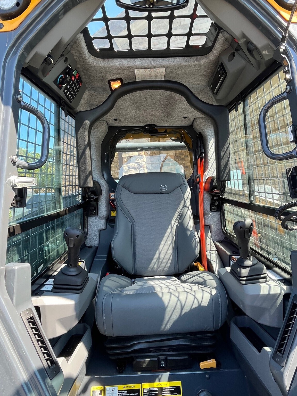 2025 John Deere 333 P Image 5