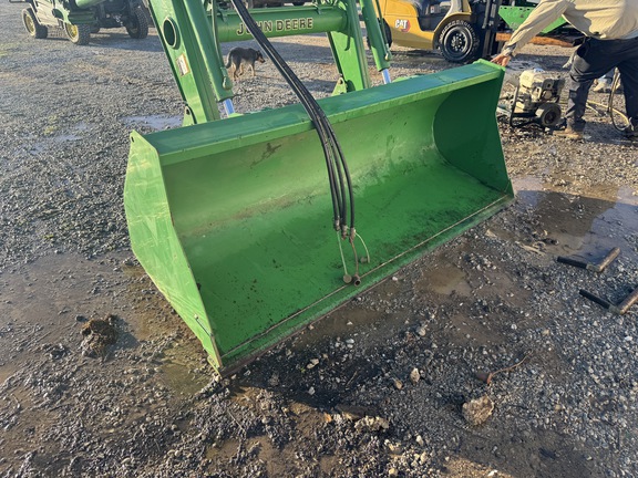 2000 John Deere 720