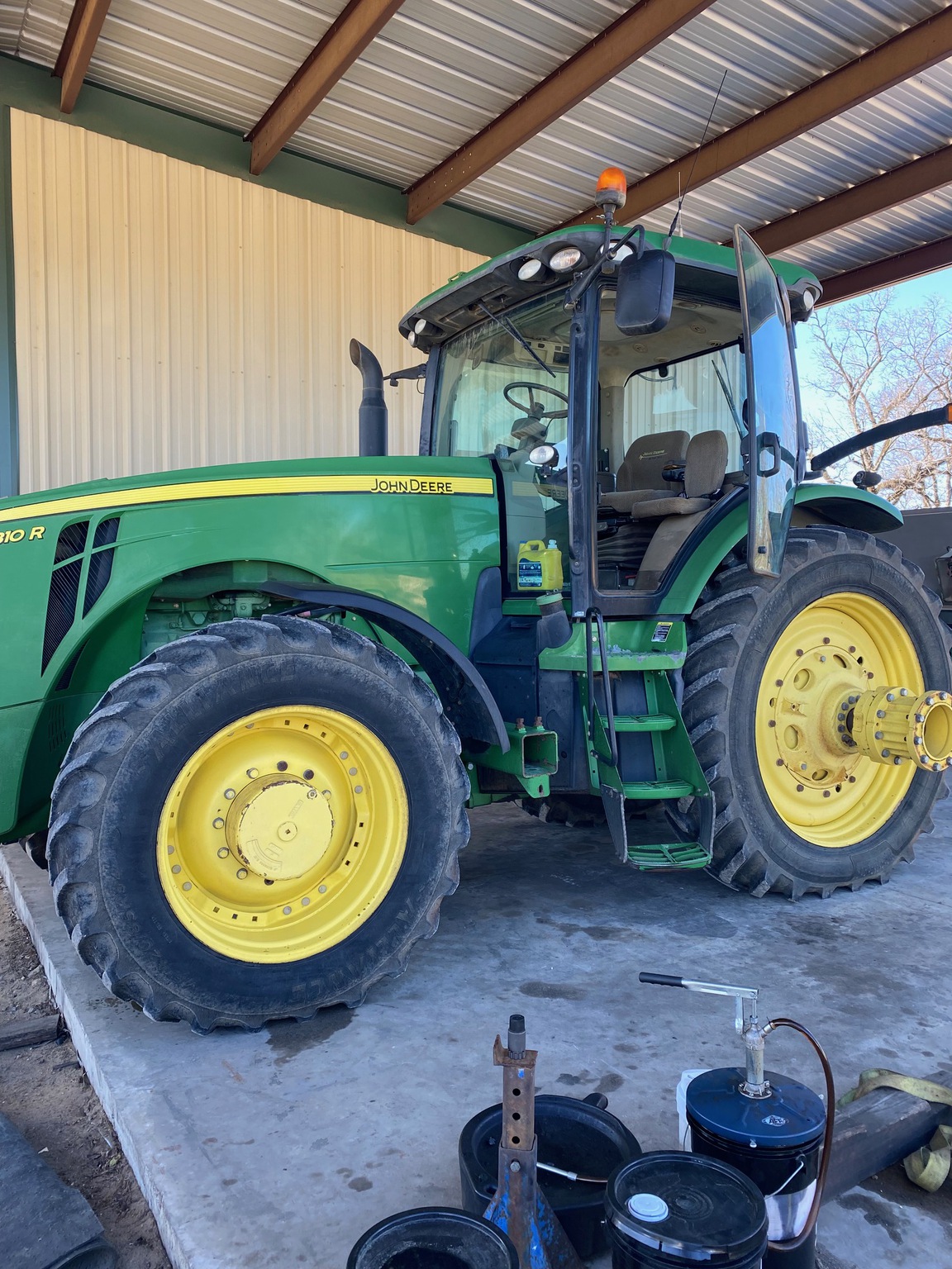 2013 John Deere 8310R Image 4