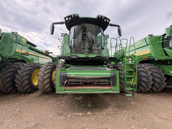 Used 2024 John Deere X9 1000 Combines at Horizon Ag & Turf in Vermilion, AB - Photo6