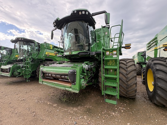 Used 2024 John Deere X9 1000 Combines at Horizon Ag & Turf in Vermilion, AB - Photo7