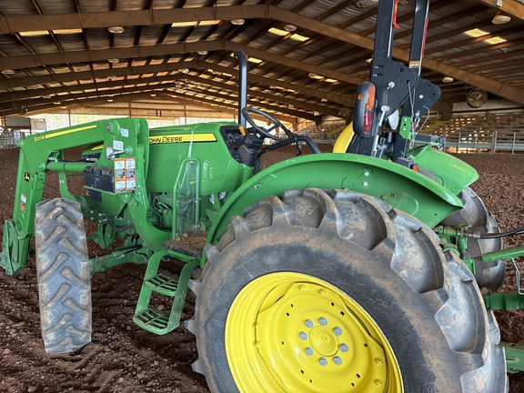 2025 John Deere 5075E Photo 3