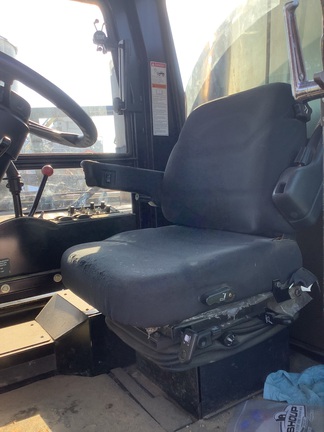 Photo of 2004 AGCO Willmar 8500