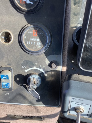 Photo of 2004 AGCO Willmar 8500