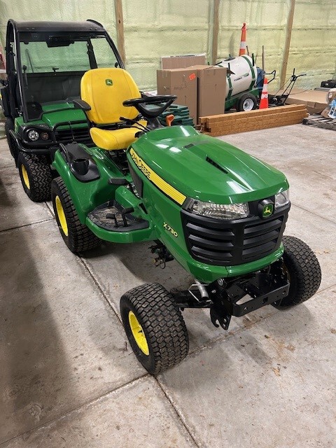 2023 John Deere X730