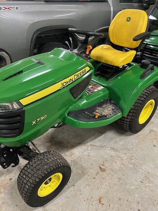 Photo of 2023 John Deere X730