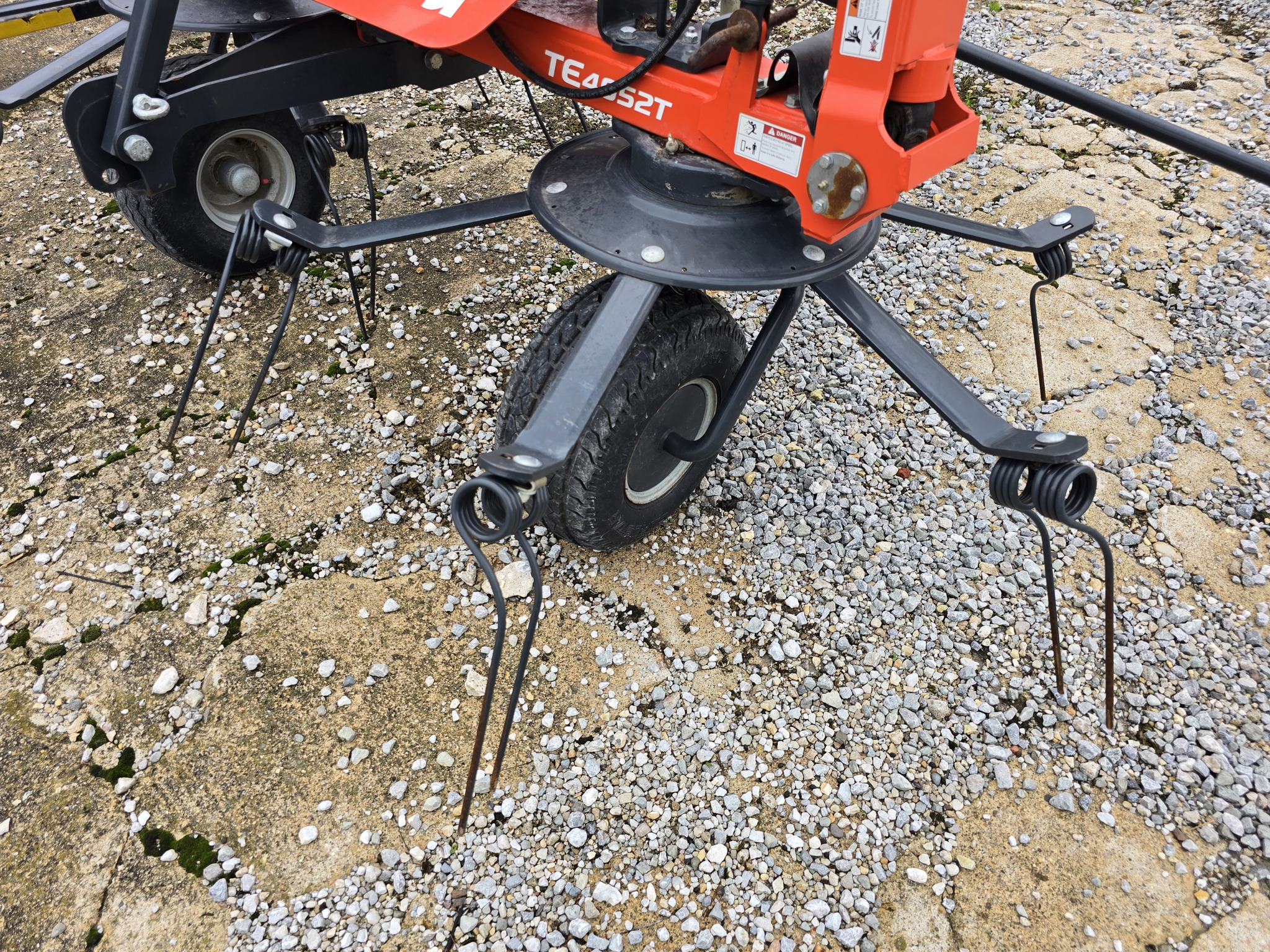 2022 Kubota TE4052T Image 9