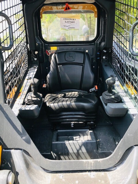 2025 John Deere 325G Image 5