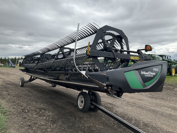 2022 Macdon FD135