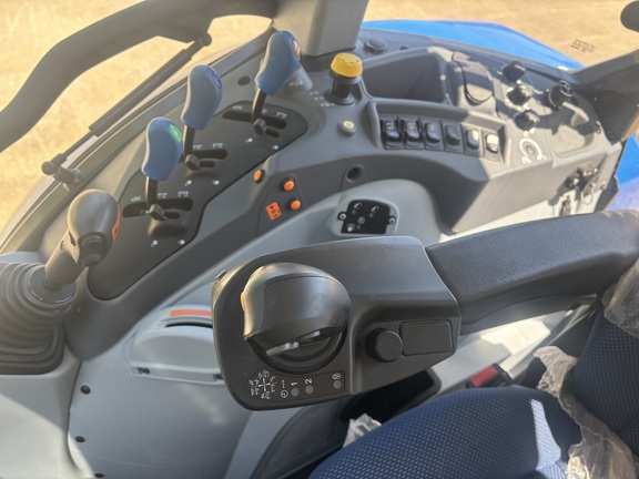 2020 New Holland T5. 120