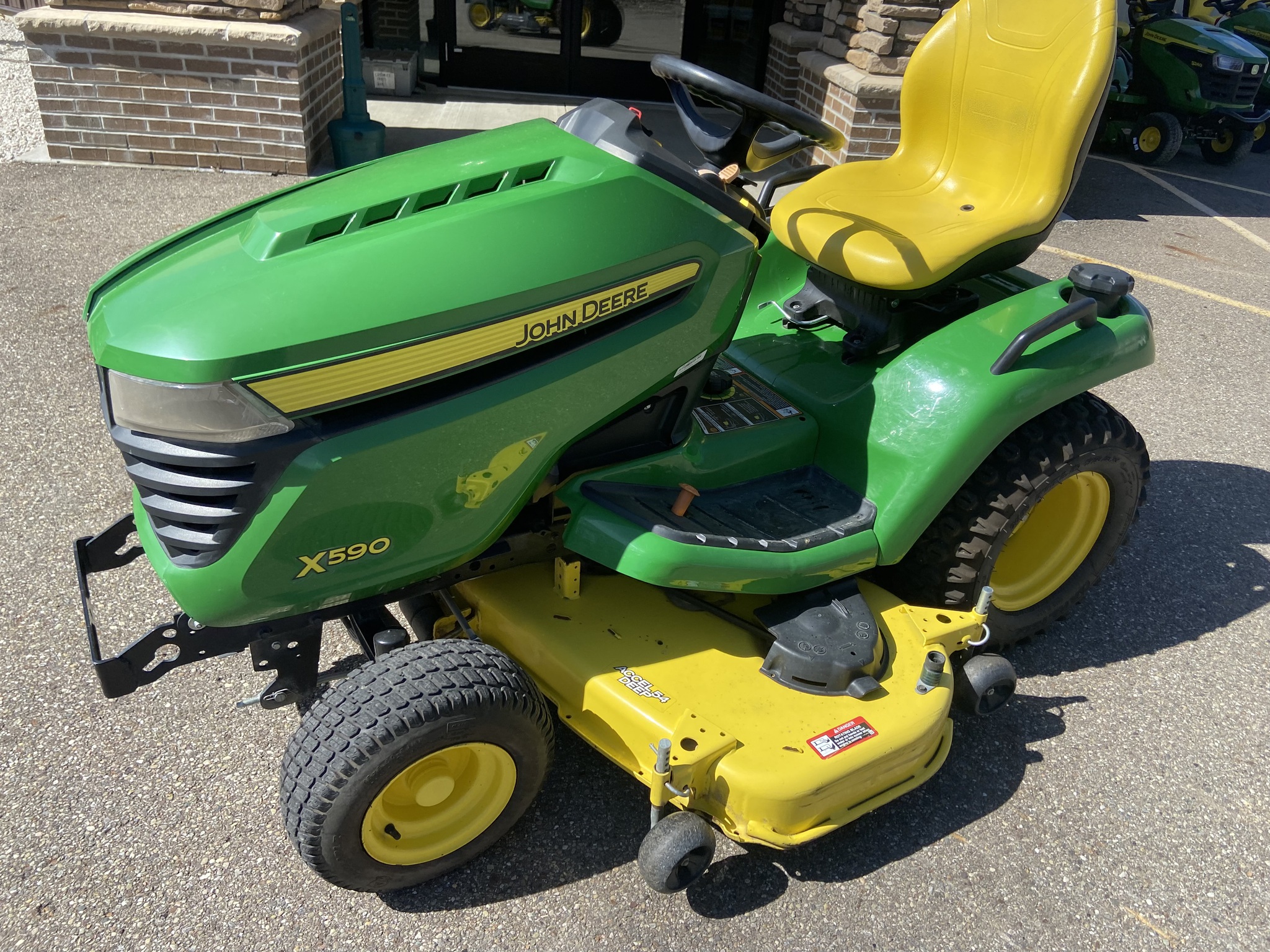 2021 John Deere X590 Image 2
