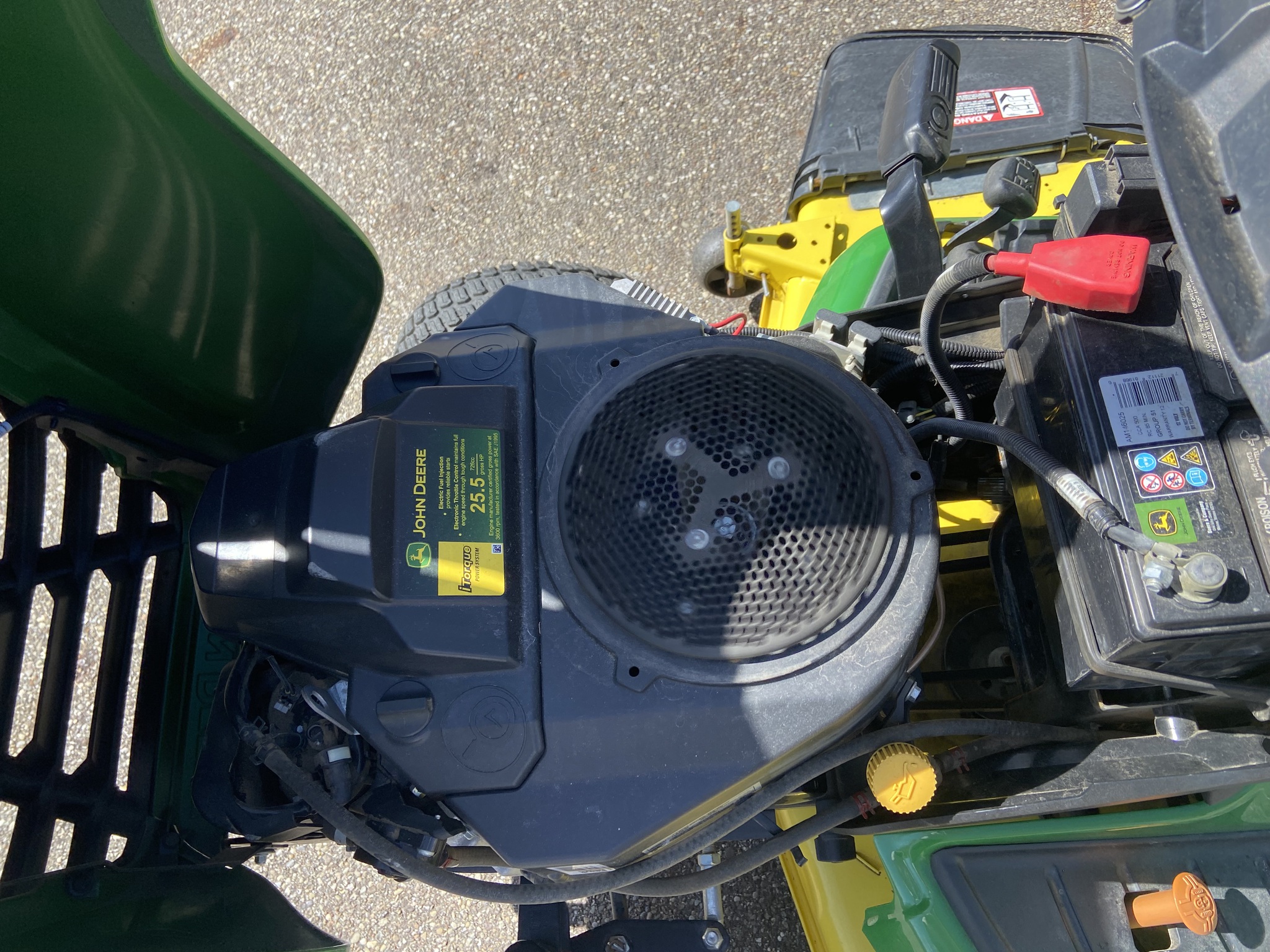 2021 John Deere X590 Image 5