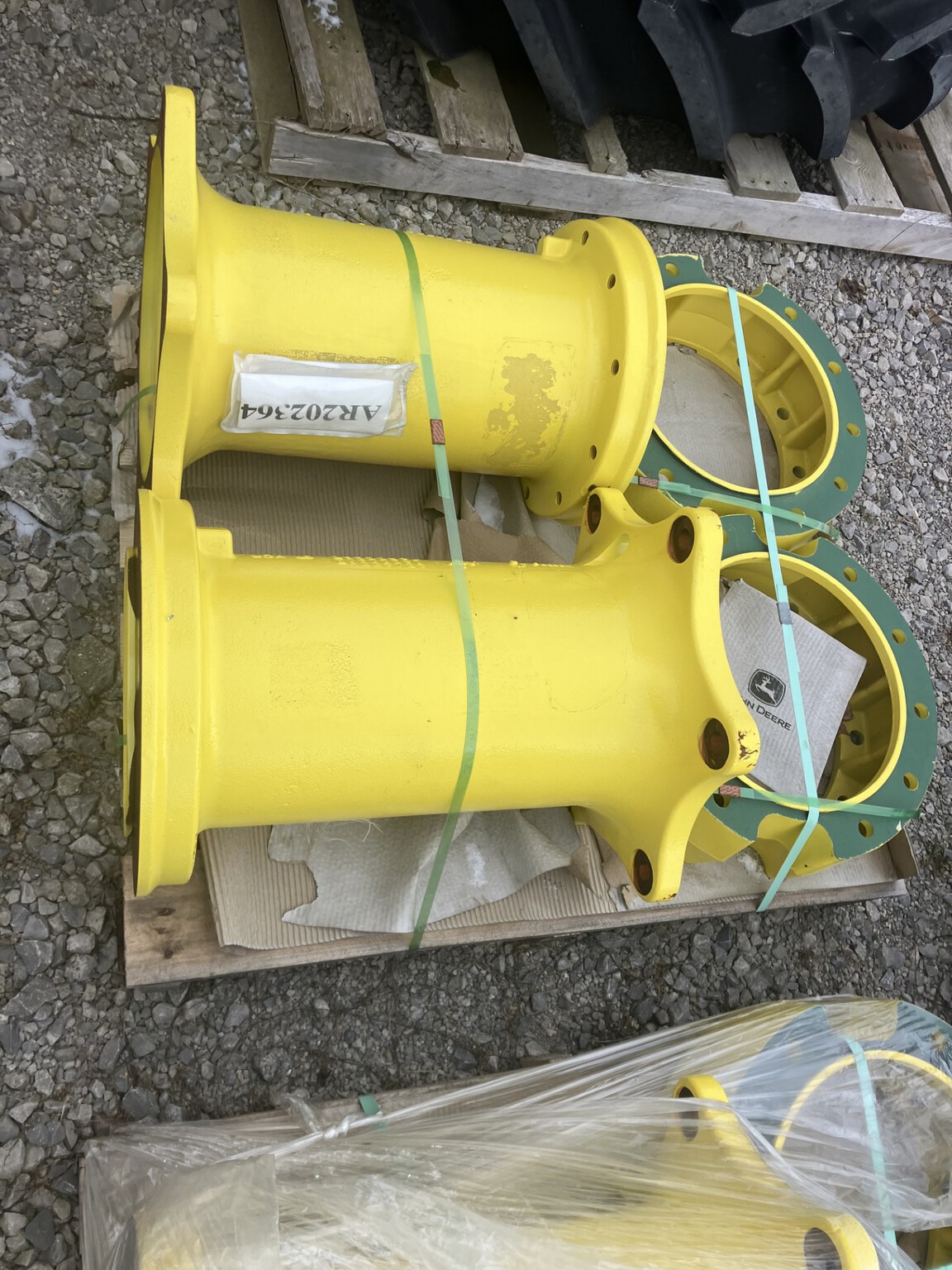 Goodyear 320/80R42 DUALS Image 4