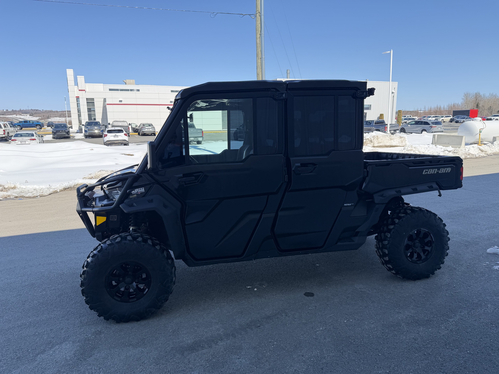 2022 Can-Am Defender Max Lonestar cab Image 4