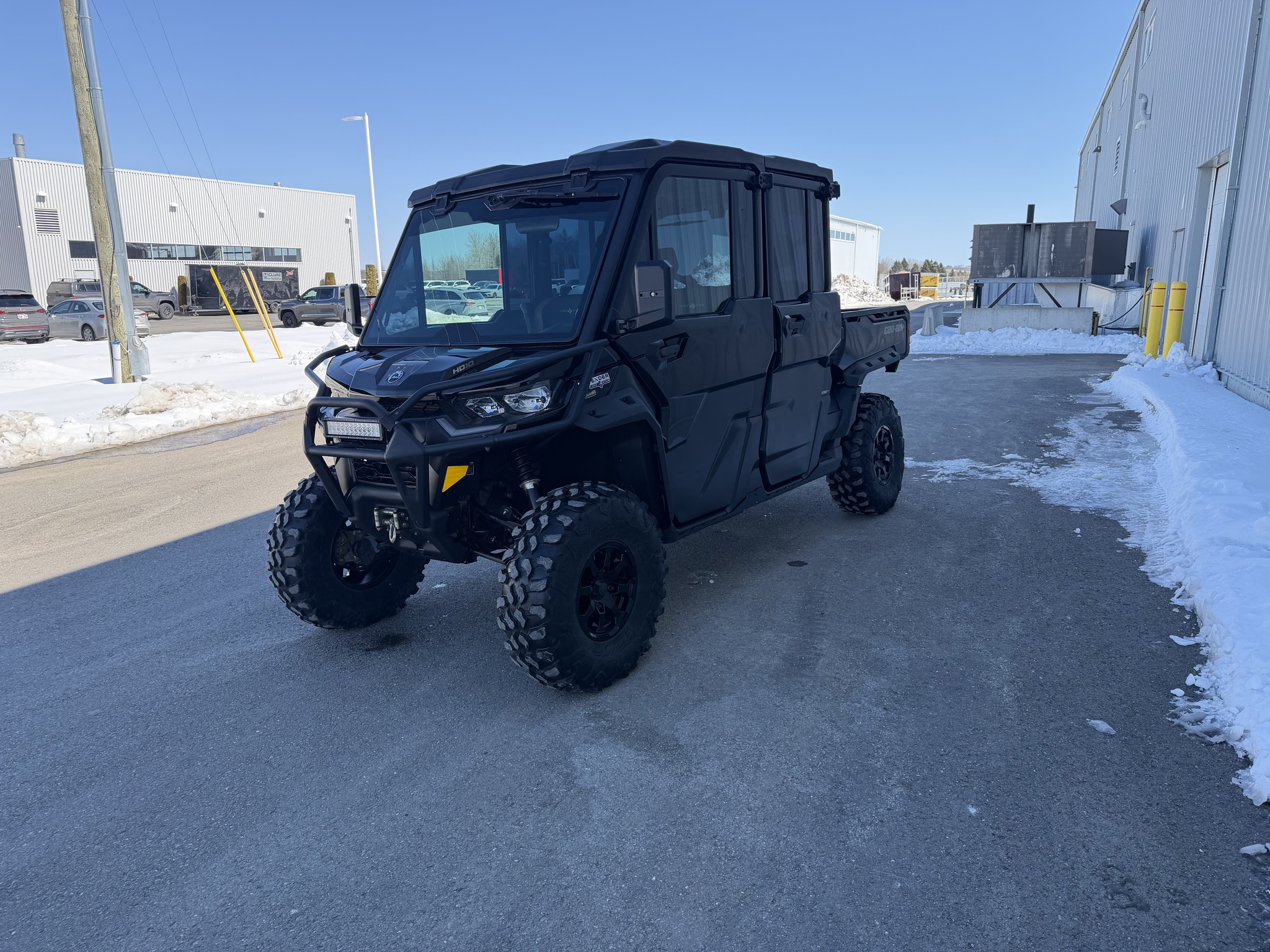 2022 Can-Am Defender Max Lonestar cab Image 3
